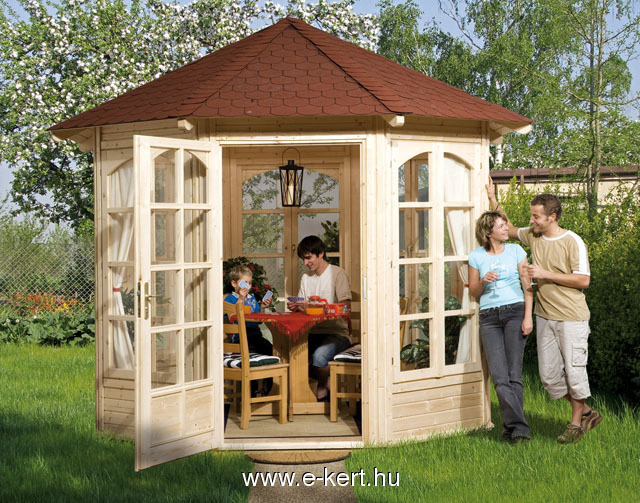 Nyolcszögletű zárt pavilon ablakokkal