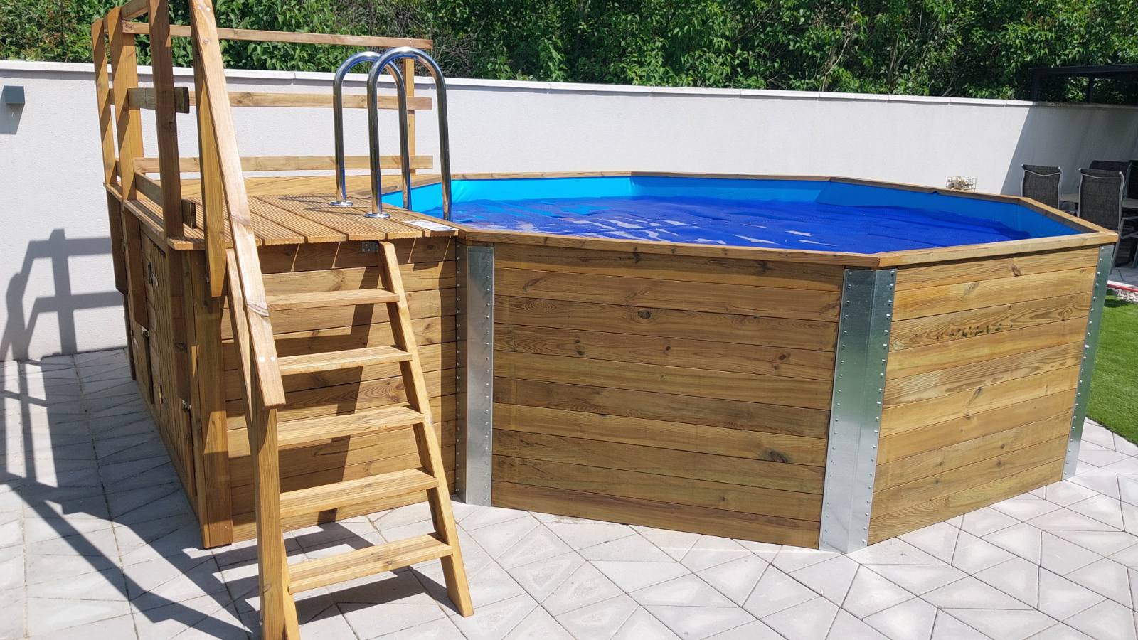 Bau eines Gartenpools