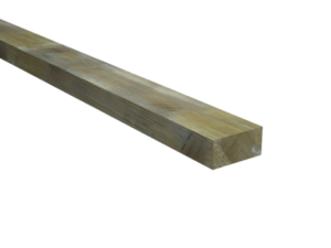 Installation von langlebigem, gesättigtem Massivholz. Terrassenbau im Freien