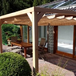 Elhúzható pergola építés árnyékoló tetővel