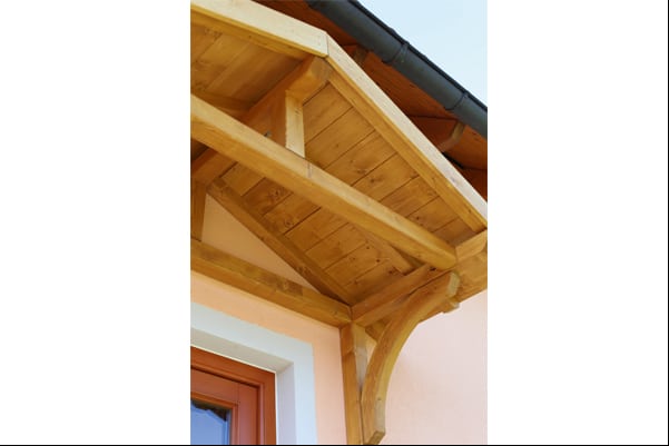 Freitragende Dachkonstruktion für das Eingangsvordach