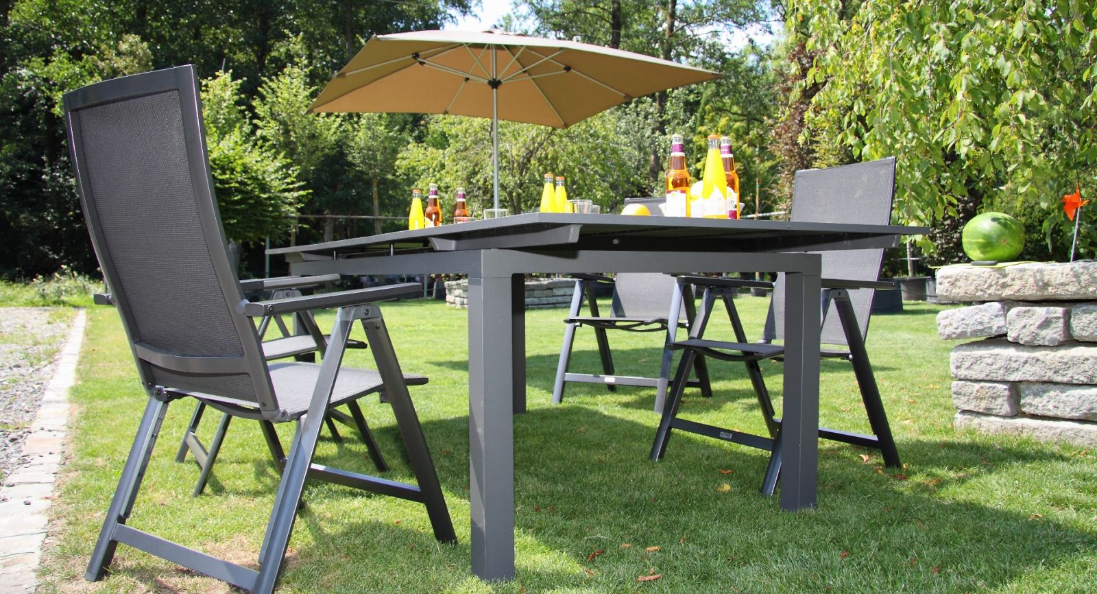 Premium-Gartenmöbelset aus Aluminium mit ausziehbarem Tisch
