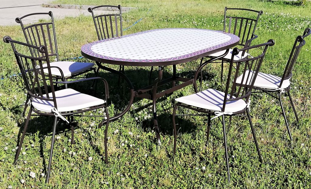 Gartenmöbel aus Metall mit Mosaikfliesen für die Terrasse – Bild 5