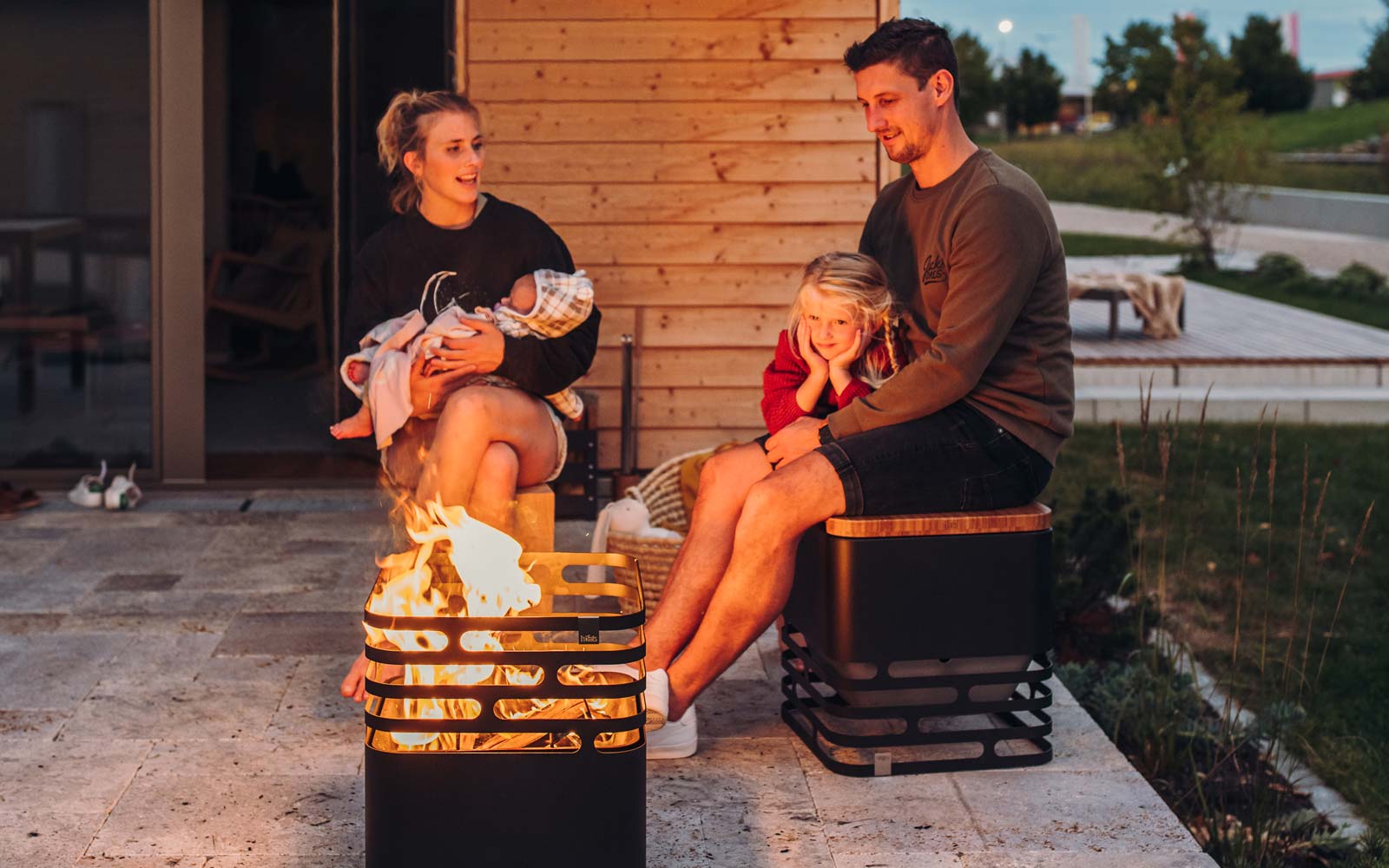 Mobiler Feuerkorb Höfats Cube Grill